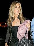Jennifer Aniston con Bolso Rosado
